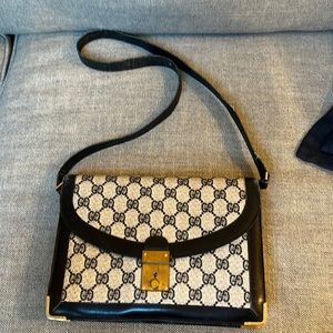 Amazing Authentic Vintage Gucci Crossbody